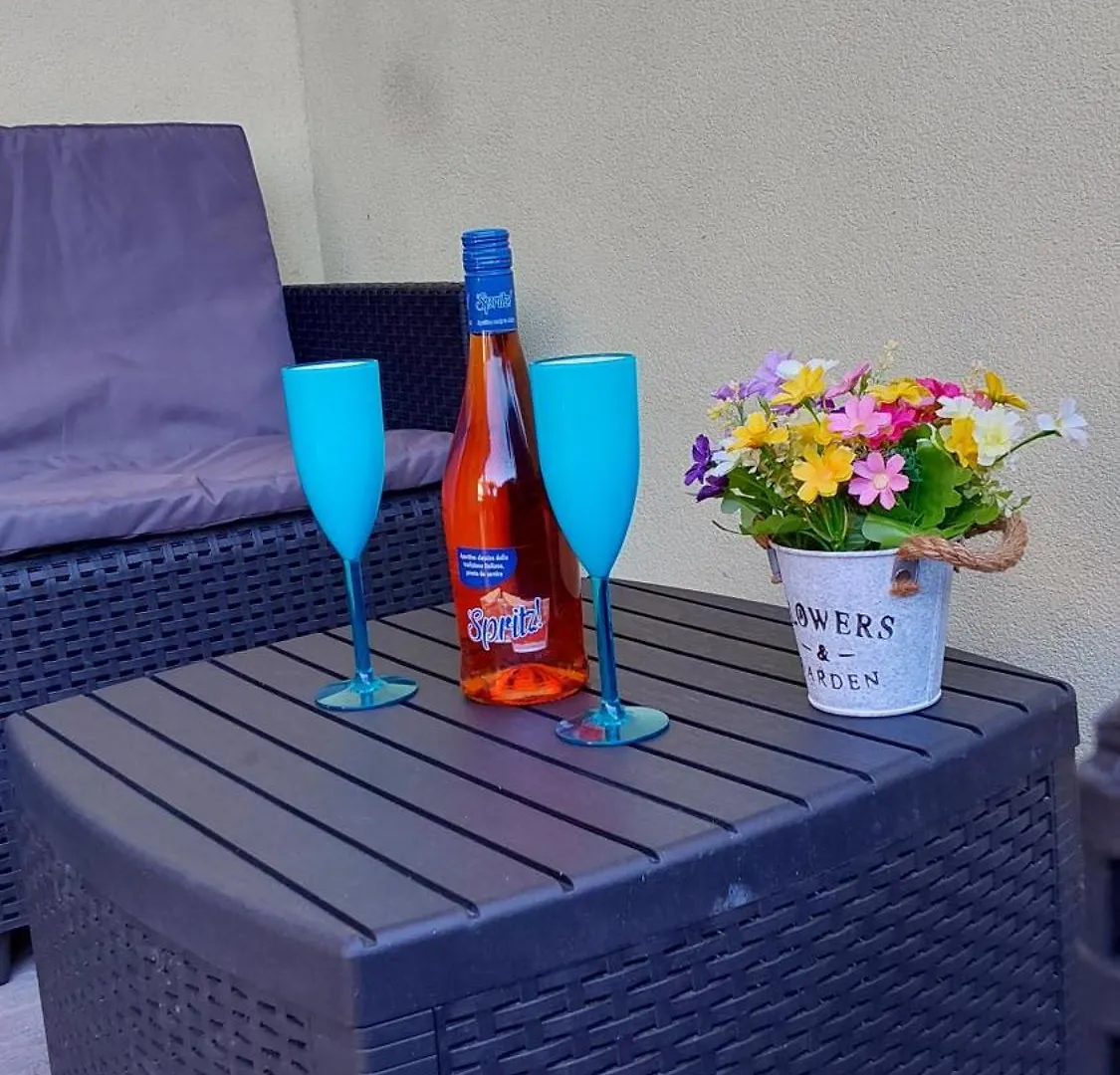La Dolce Vita - Apartment With Shared Pool And Large Terrace ليدو ديلي نازيوني 0*,